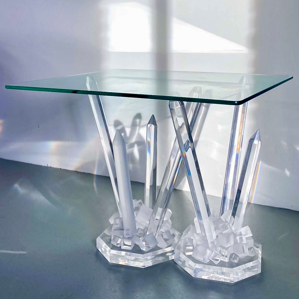 VINTAGE LUCITE STALAGMITE END TABLE