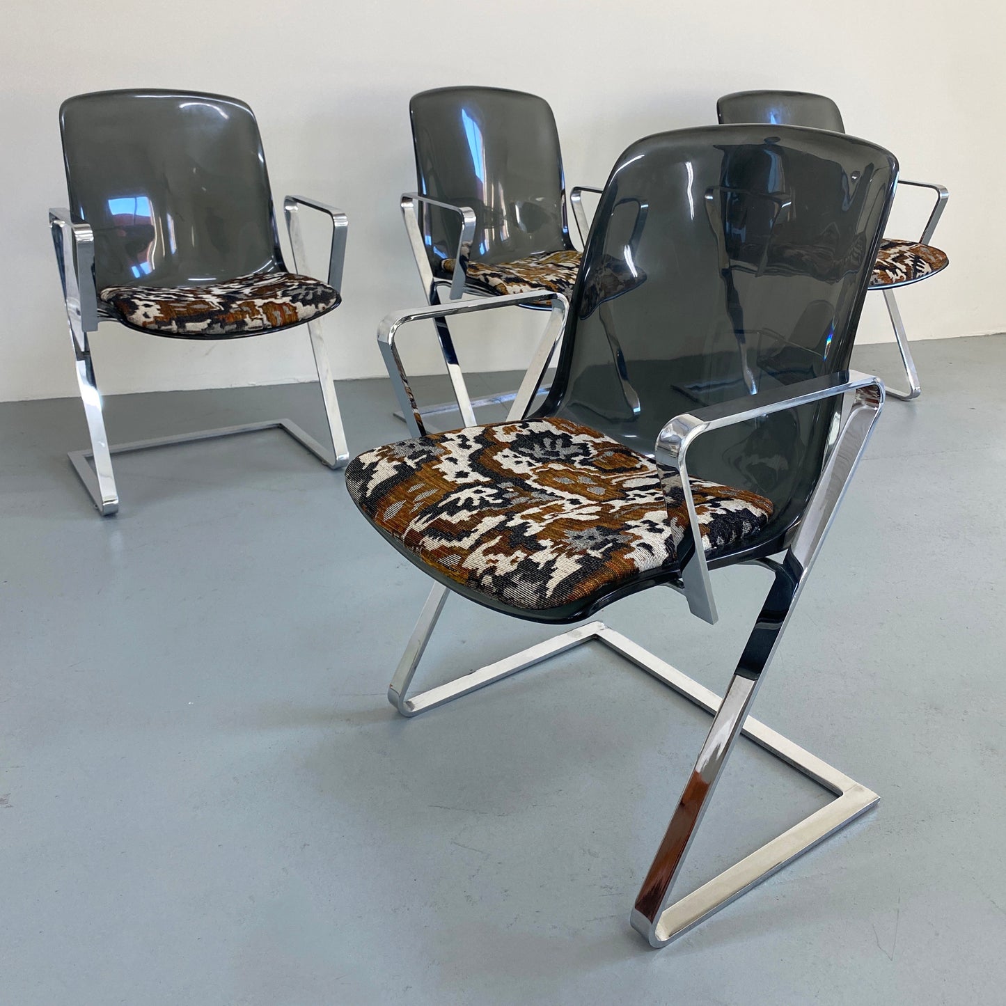 CHROMECRAFT LUCITE DINING CHAIRS (4)